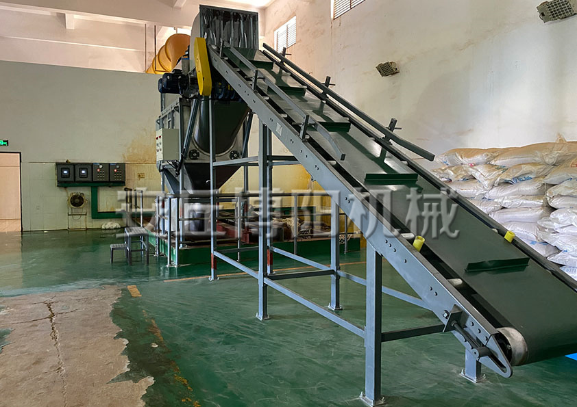 安丘博陽機(jī)械石油焦自動(dòng)破袋機(jī)都有哪些優(yōu)勢(shì)?