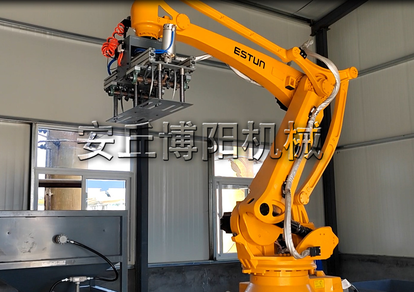 氧化鋁機(jī)械手自動(dòng)拆包機(jī)的使用優(yōu)勢(shì)有哪些？