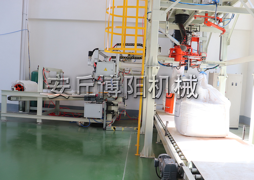 純堿全自動噸袋包裝機(jī)的工作流程你了解多少呢?