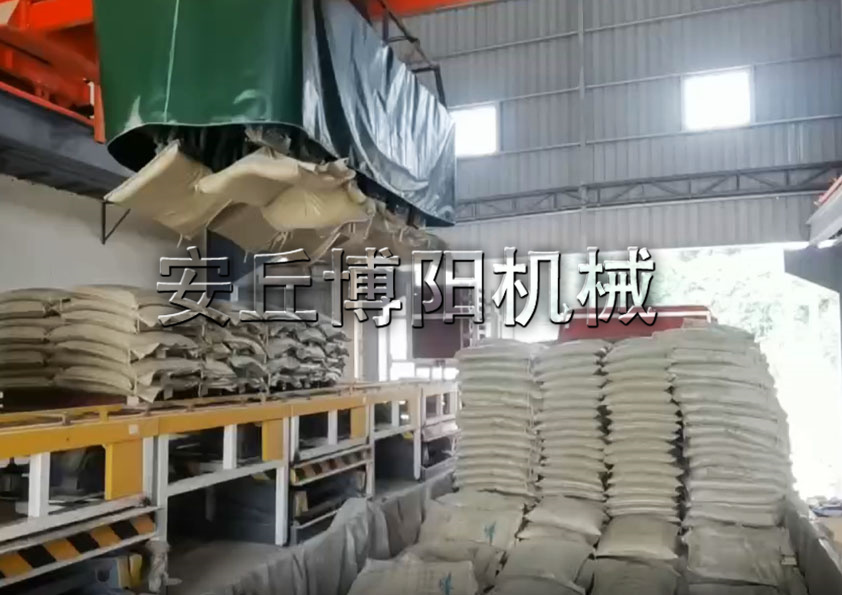 50kg編織袋桁架式自動(dòng)裝車機(jī)的特點(diǎn)是什么？